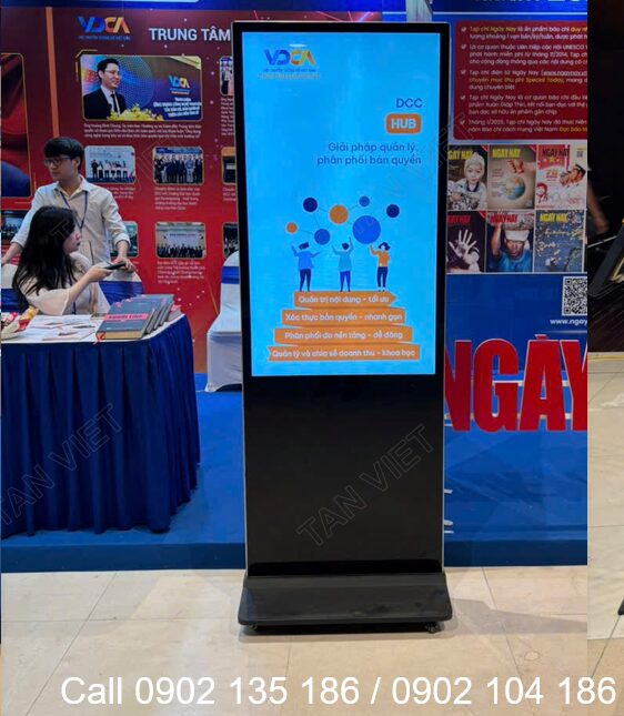 Cho thuê standee điện tử inch gia re